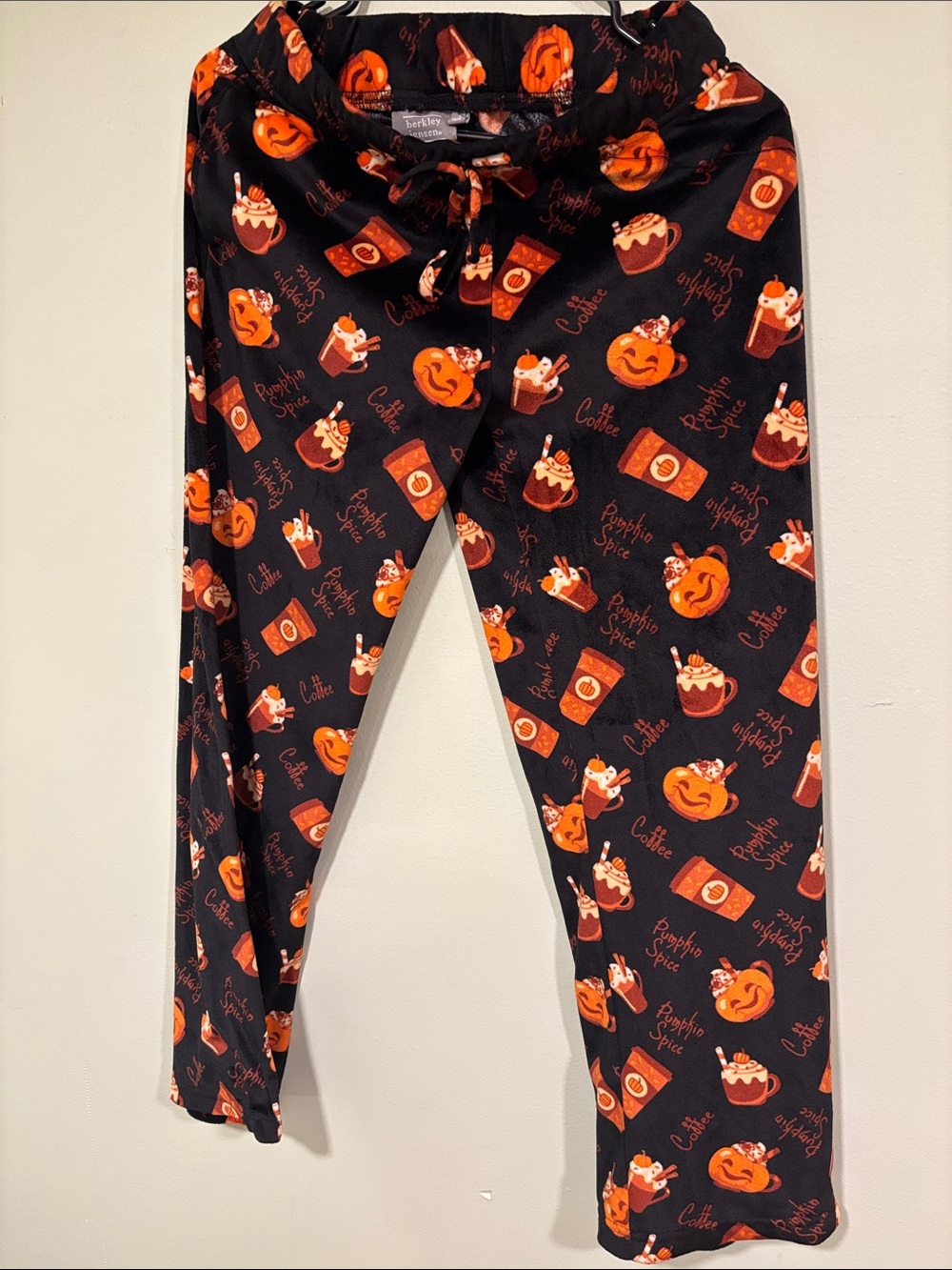 Berkley Jensen Women’s Pumpkin Spice Black & Orange Pajama Pants